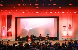 Koncert turske klasične muzike orkestra "Mavera" održan je večeras u multimedijalnoj sali općine Novi Grad Sarajevo. (Samir Yordamoviç - Anadolu Ajansı)